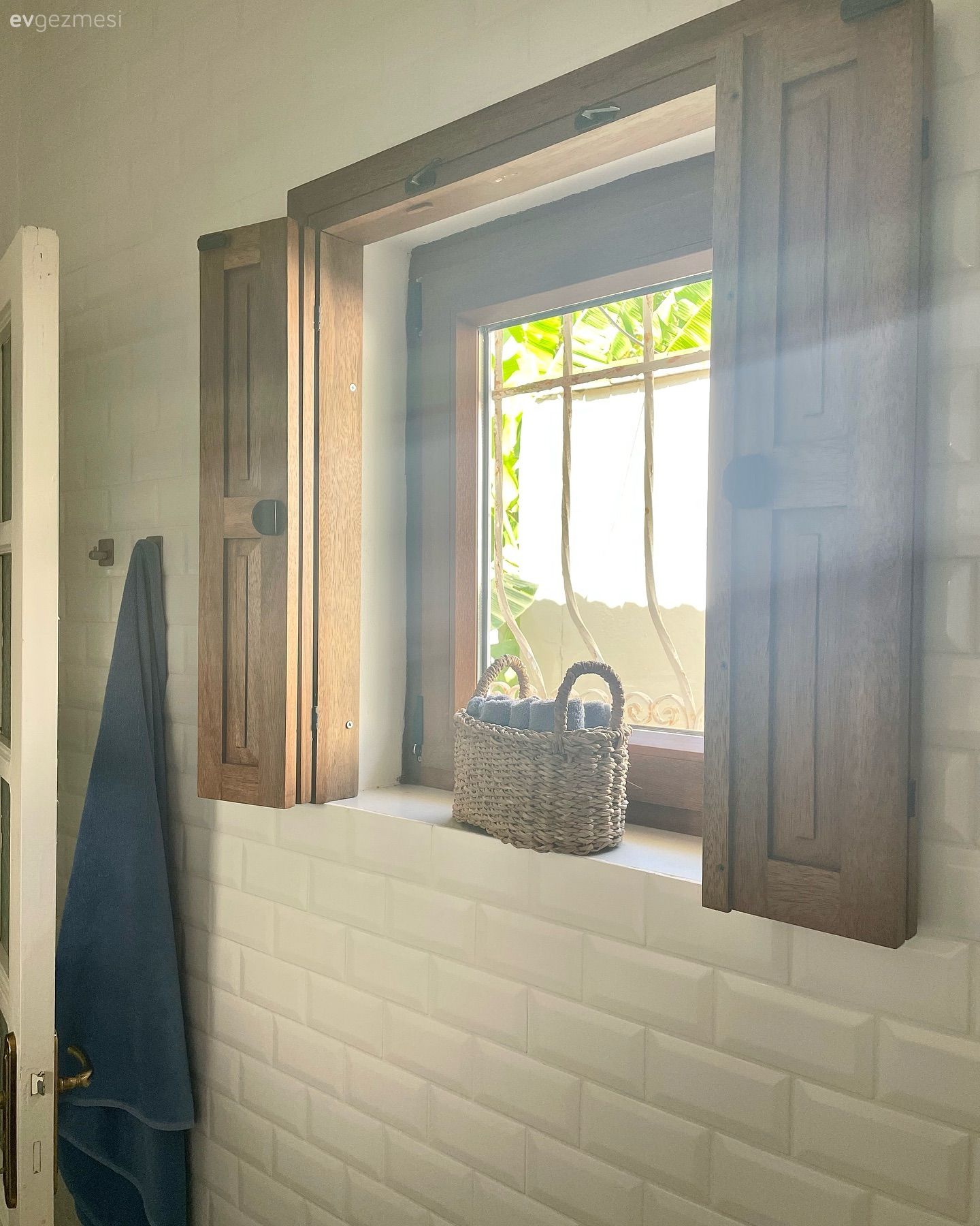 Çeşme'deki Bu Banyo Evin Samimi Ruhunu Yansıtıyor!