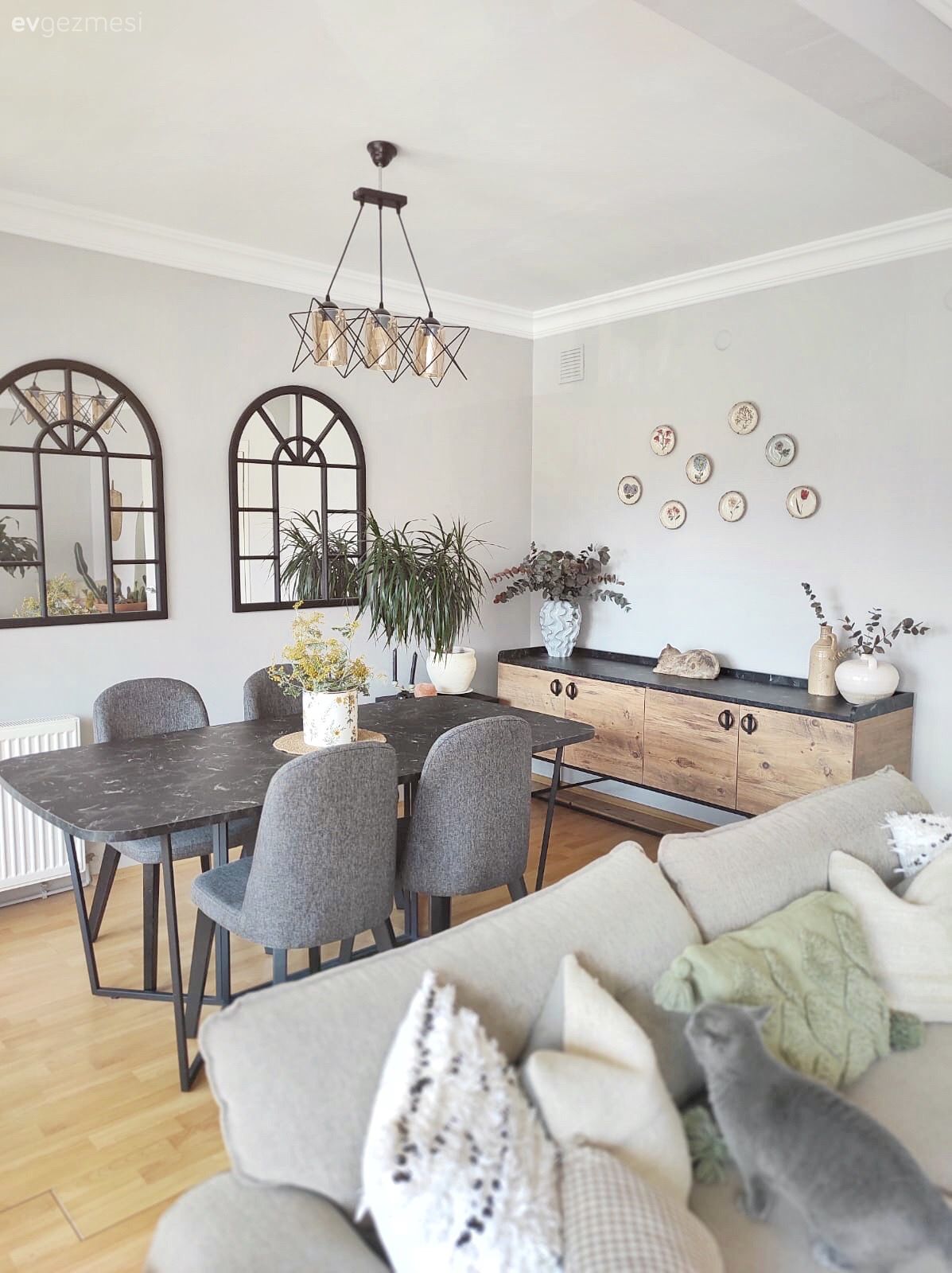 Gün Işığından Çokça Nasiplenen Bu İstanbul Evi Her Detayıyla Sıcacık!