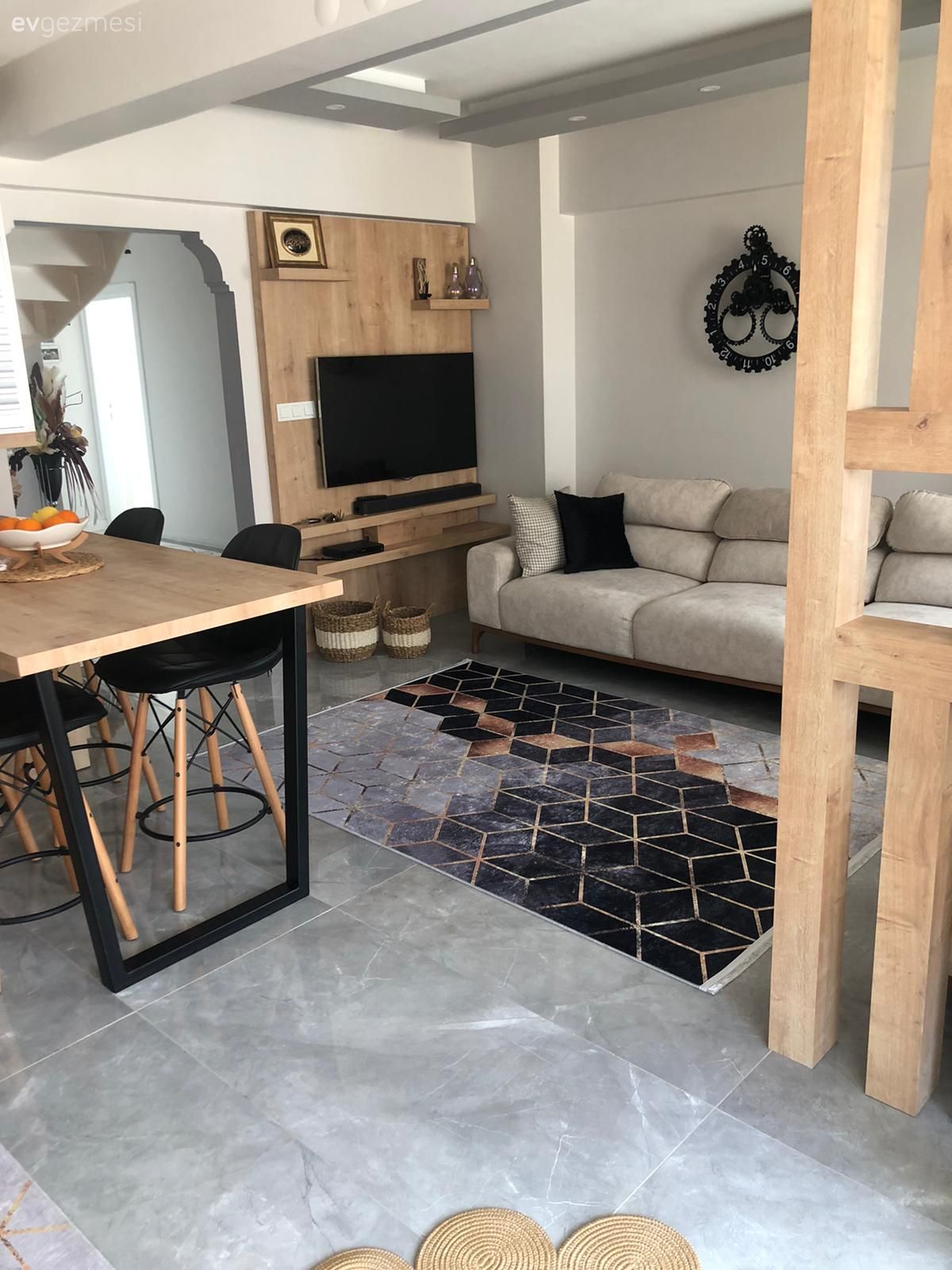 Mutfak yarım adası, Mutfak, Beyaz ve ahşap mutfak, Ahşap mutfak, Siyah, Vizon, Mutfak köşesi, Köşe koltuk, Koltuk takımı, Tavan dekorasyon, Halı