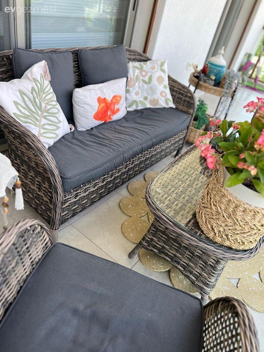 Bu İzmir Balkonunda Keyifli Zaman Geçirmemek Mümkün Değil!