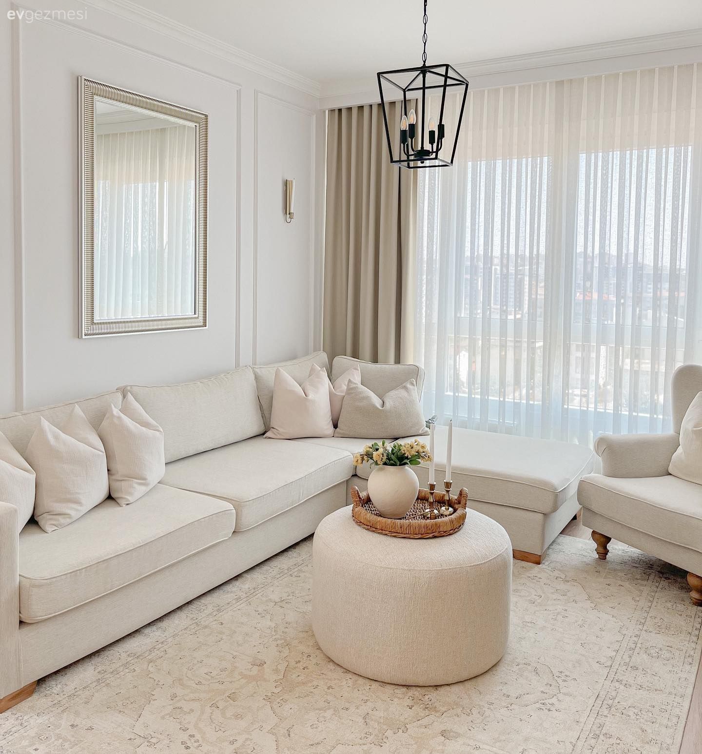 Bu İstanbul Evinde Beyazın Zarafeti Buram Buram Hissediliyor!