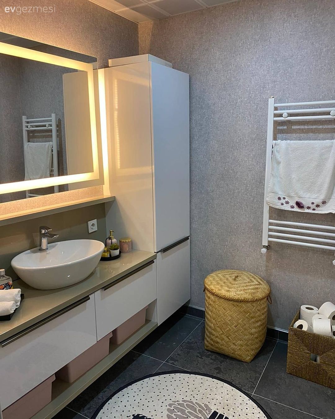 Banyo, Beyaz, Vizon, Banyo dolabı, Banyo aynası, Banyo seramikleri, Banyo paspası, Banyo aksesuarları, Gri