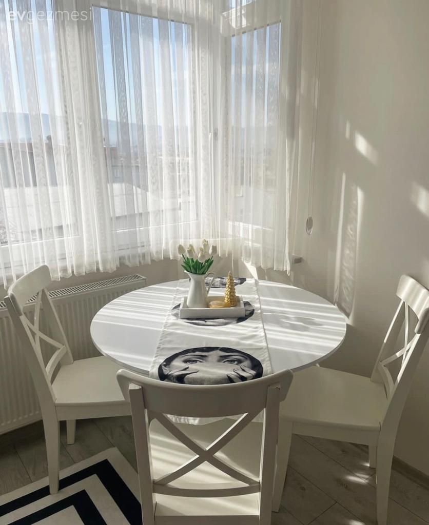 Sandalye, Mutfak masası, Beyaz, Tül perde, Perde