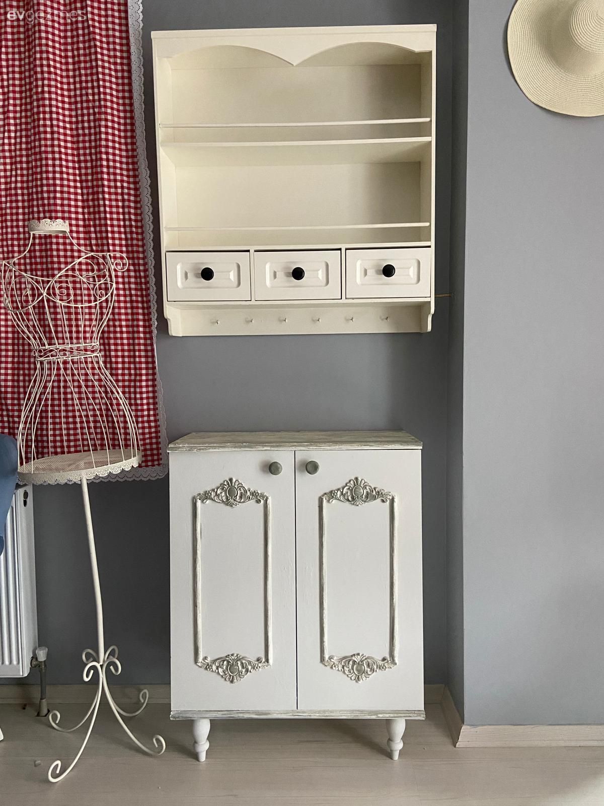 Öncesi&Sonrası: İki Katlı Evin Salonu Neşeli Bir Atölyeye Dönüşmüş