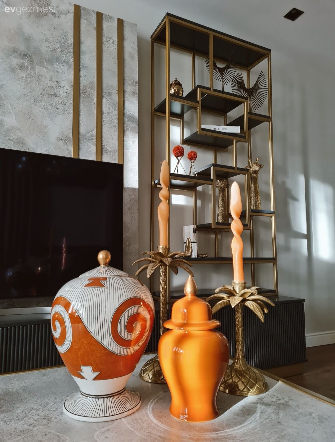 Tv ünitesi, Tv ünitesi aksesuarları, Ev Aksesuar, Vitrin, Siyah, Altın, Sehpa üstü aksesuarı, Dekoratif Objeler