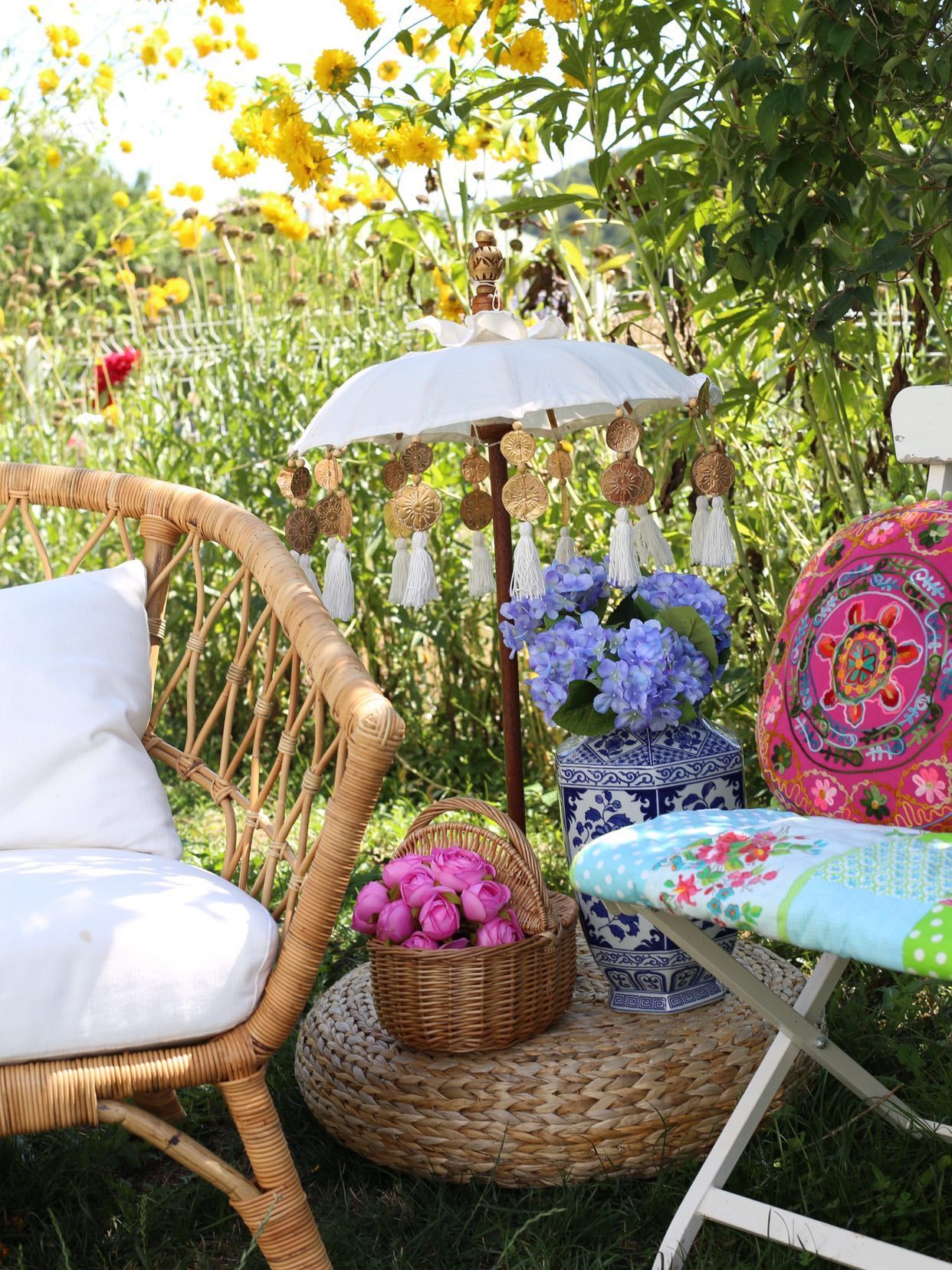 Bahçe, Beyaz, Mavi, Kırmızı, Çiçekler, Hasır