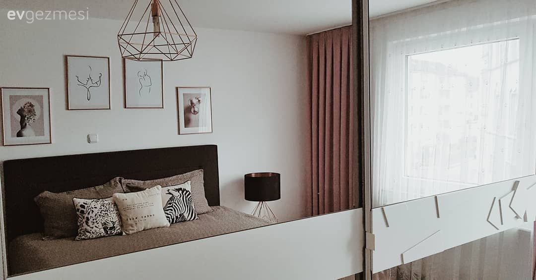 Yatak Odası, Beyaz, Siyah, Kırlent, Ev tekstili, Çerçeve, Yatak odası duvar dekorasyonu, Fon perde, Perde, Tül perde, Abajur, Aydınlatma