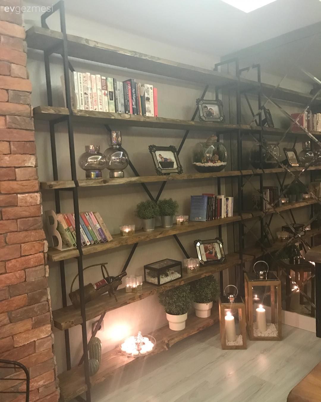 Bu İstanbul Evinde Modern Rustik Tarza Çokça Işıltı Katılmış