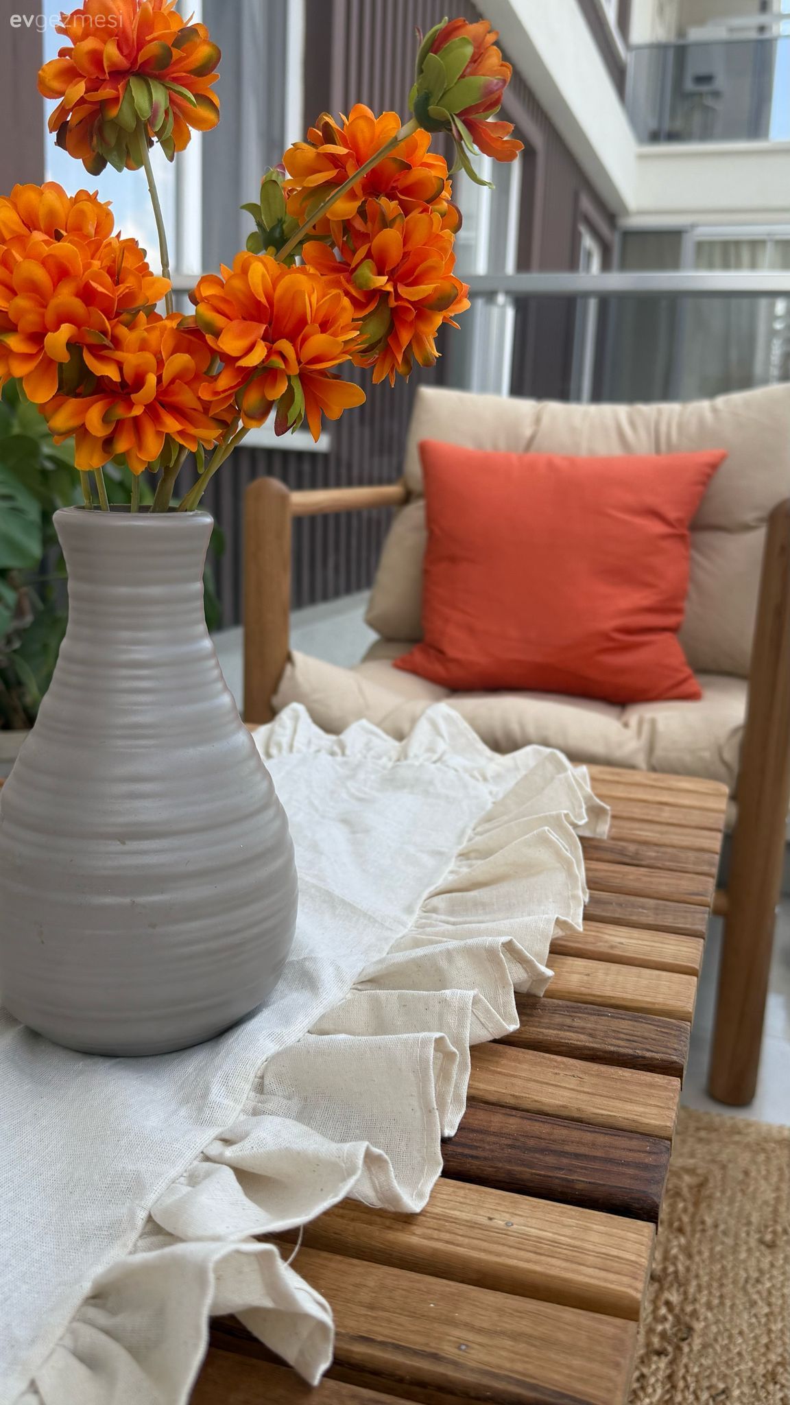 Bu Afyon Balkonu Konfor ve Keyif İçin Gerekenlere Sahip