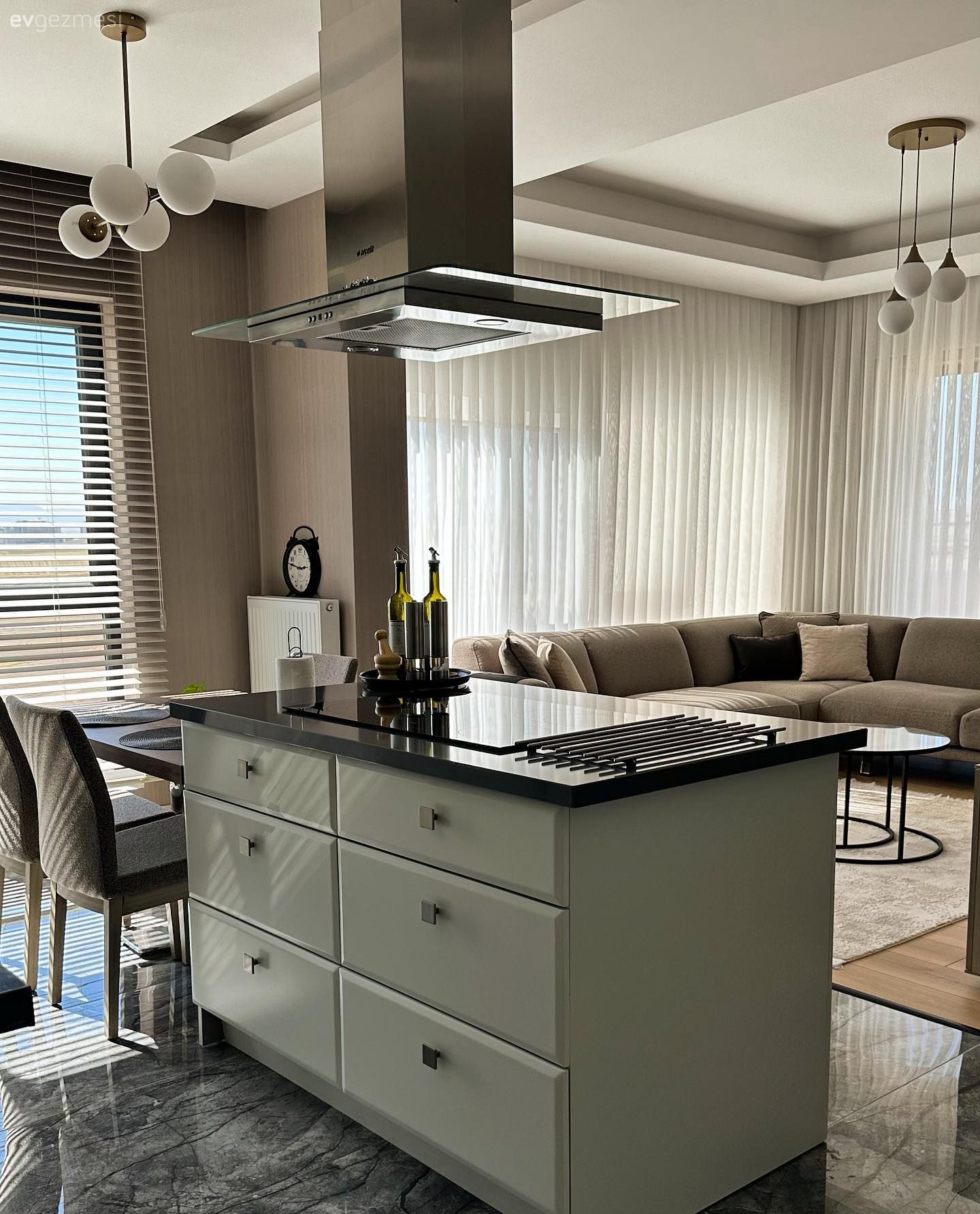 Bu Ankara Evinde Modern Stilin Sesi Yüksek Tonda Duyuluyor!