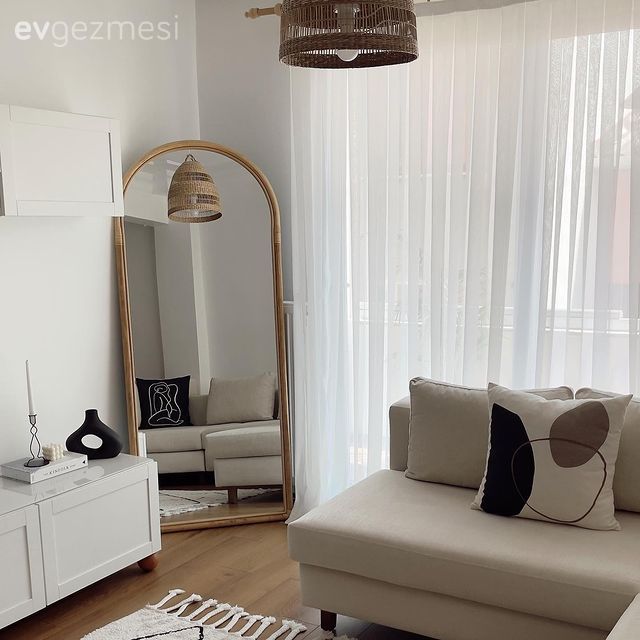 Salon, Modern, İskandinav, Kırlent, Ev tekstili, Boy aynası, Ayna, Tül perde, Perde, Tv ünitesi, Halı, Salon halısı, Köşe koltuk, Koltuk takımı, Dekoratif Objeler