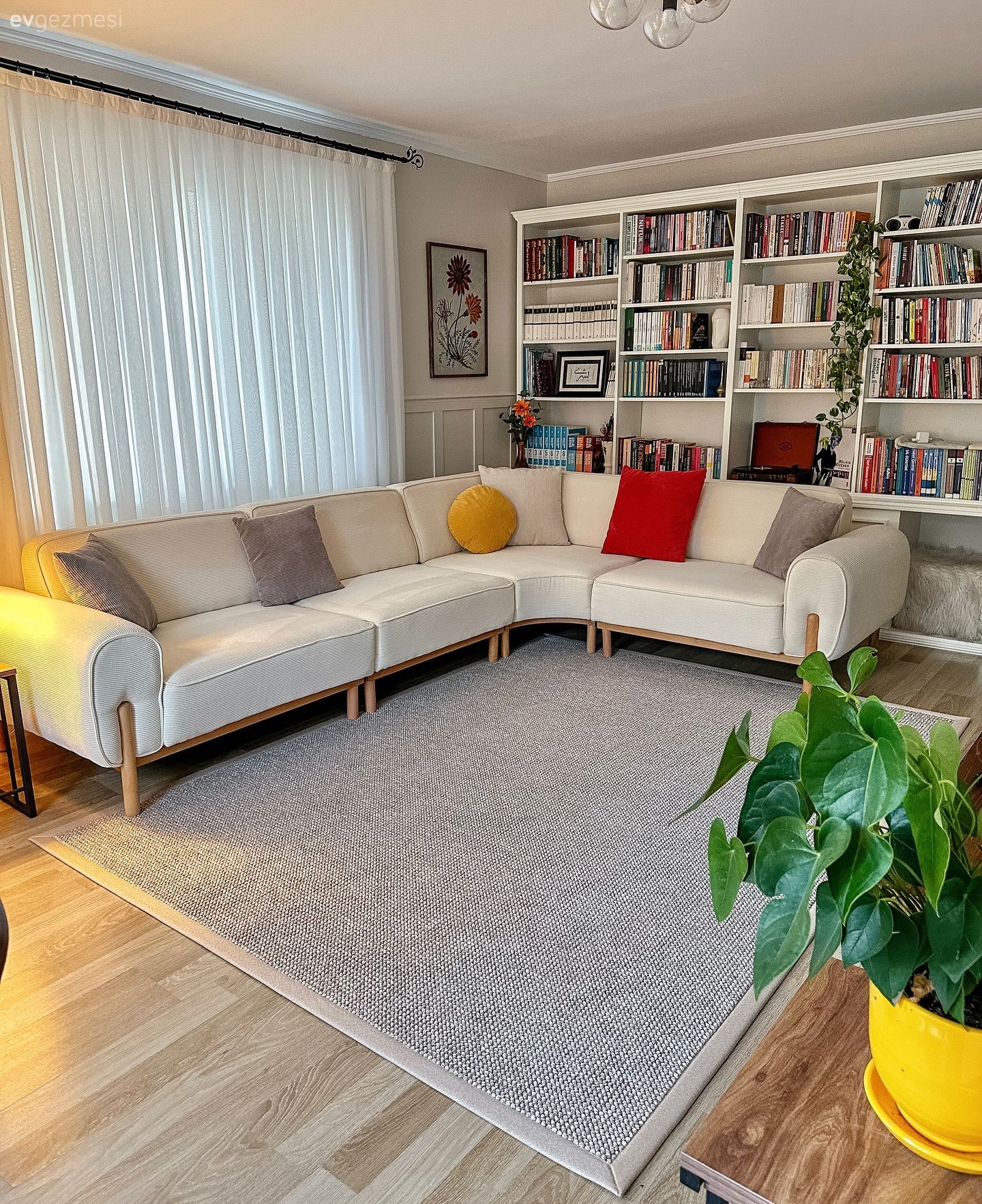 Bu İstanbul Dekoru Tam Olarak Bir Kitap Kafe Konseptine Sahip!