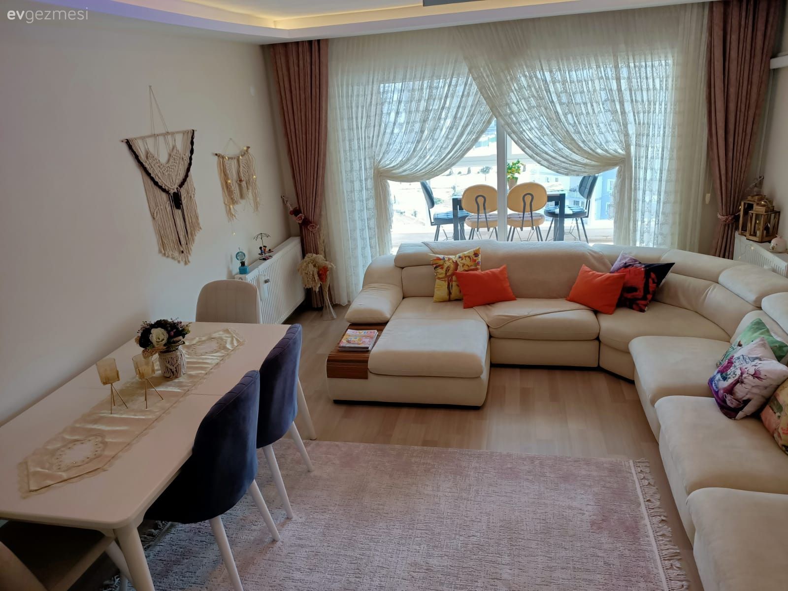 Ne Sade Ne Karmaşık: Tam Kararında Bir İzmir Evi