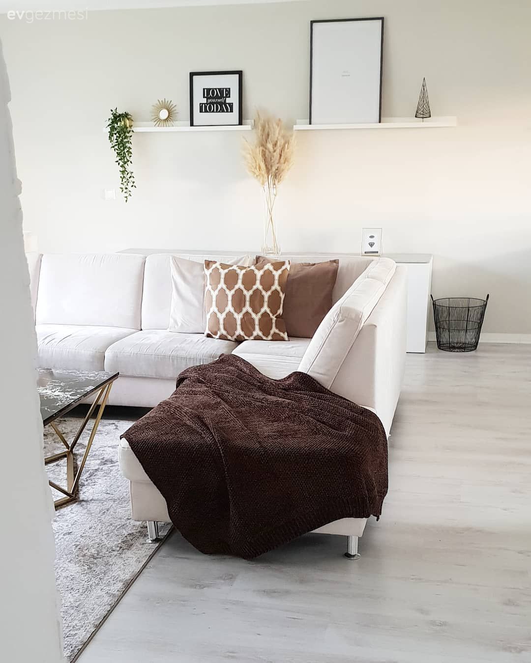 Ev Gezmesi: Keyifli Anlara Ev Sahipliği Yapan Bohem Bir Salon