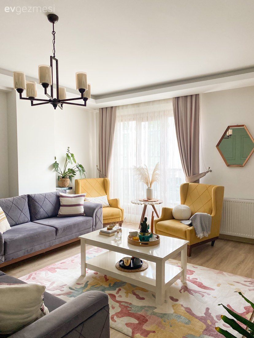 Salon, Modern, Gri, Beyaz, Yeşil, Yeşil duvar, Orta sehpa, Sehpa, Halı, Salon halısı, Koltuk takımı, Ahşap Mobilya, Duvar çıtalama, Konsol, Sandalye, Yemek masası, Metal duvar saati, Kırlent, Ev tekstili, Fon perde, Perde, Ev bitkisi, Ayna, Berjer, Avize, Aydınlatma, Salon avizesi, Eklektik