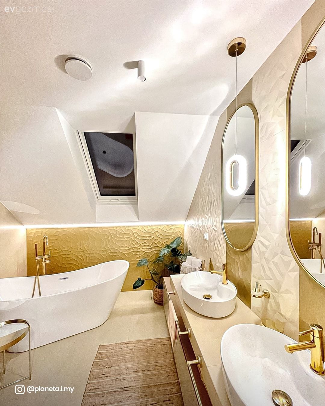 Müstakil Ev Yapacaklara Örnek Projeler: 172 M2 Çatı Katlı Ev