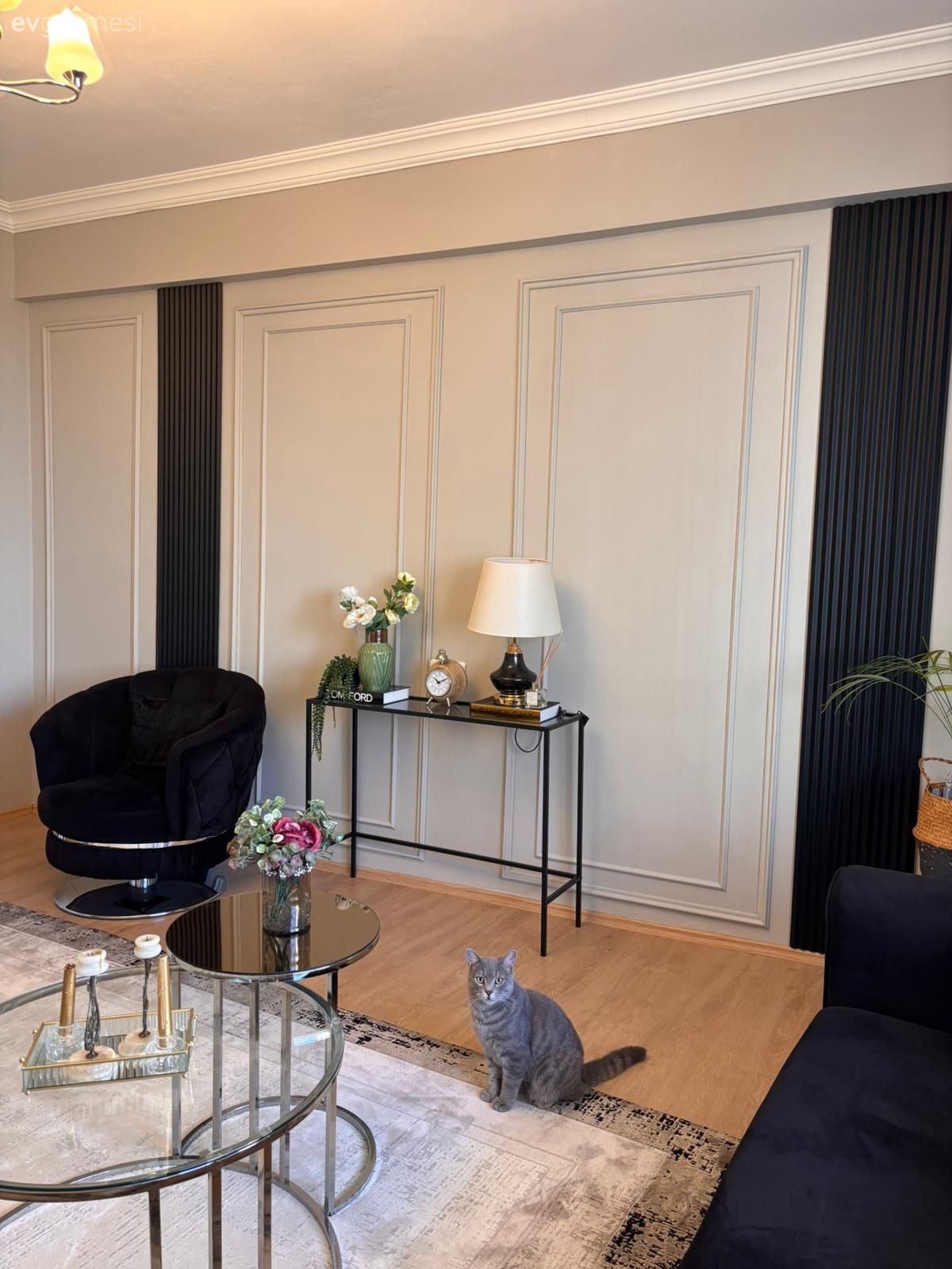 Bu Salonda Modern Parçalar Art Deko Detaylarla Zenginleşmiş