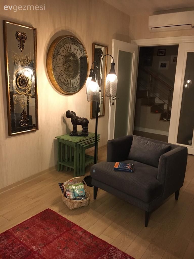 Salon, Rustik, Gri, Kırmızı, Lambader, Aydınlatma, Ayna, Duvar saati, Duvar dekorasyonu, Zigon sehpa, Sehpa, Halı, Salon halısı, Berjer, Yeşil