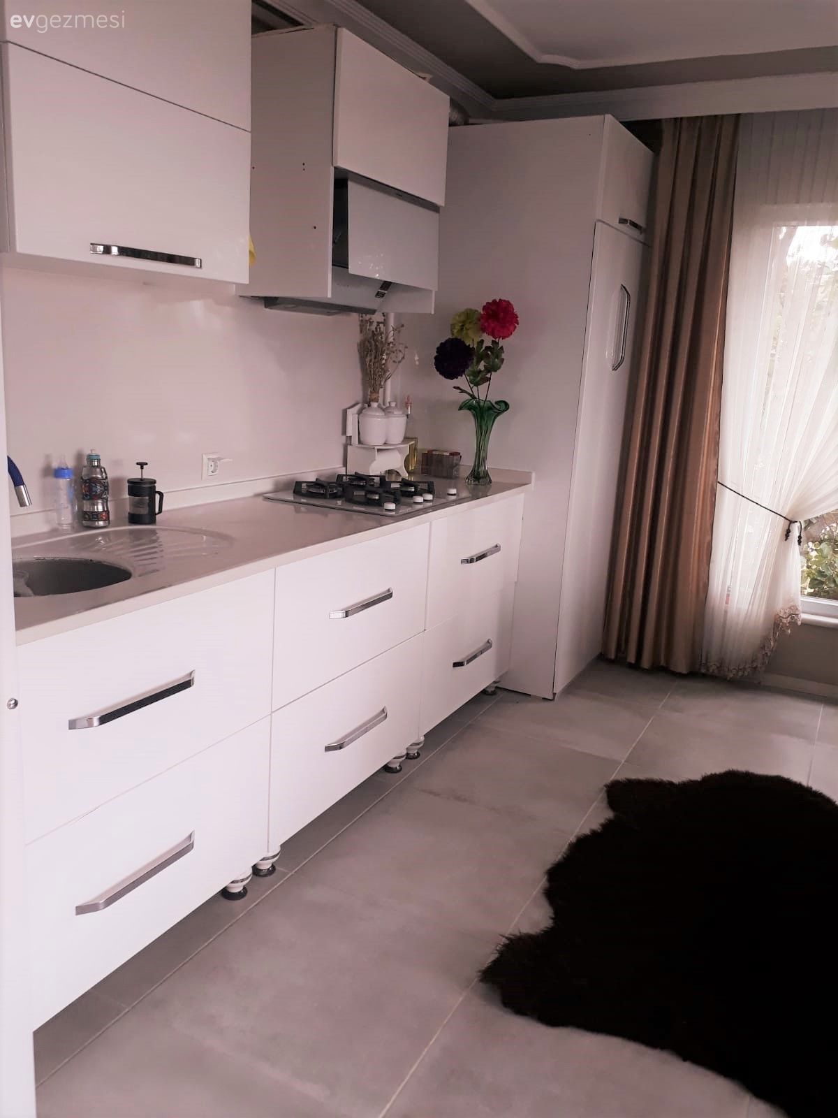 Bu Sakarya Evinde Yeni Mobilya Almak Out, Eskileri Elden Geçirmek In!