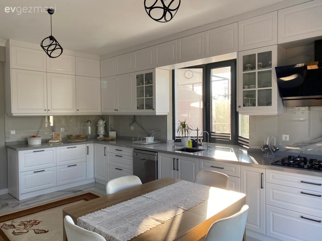 Ankara'daki Bu Üç Katlı Ev Geniş Alanın Kıymetini İyi Bilmiş!