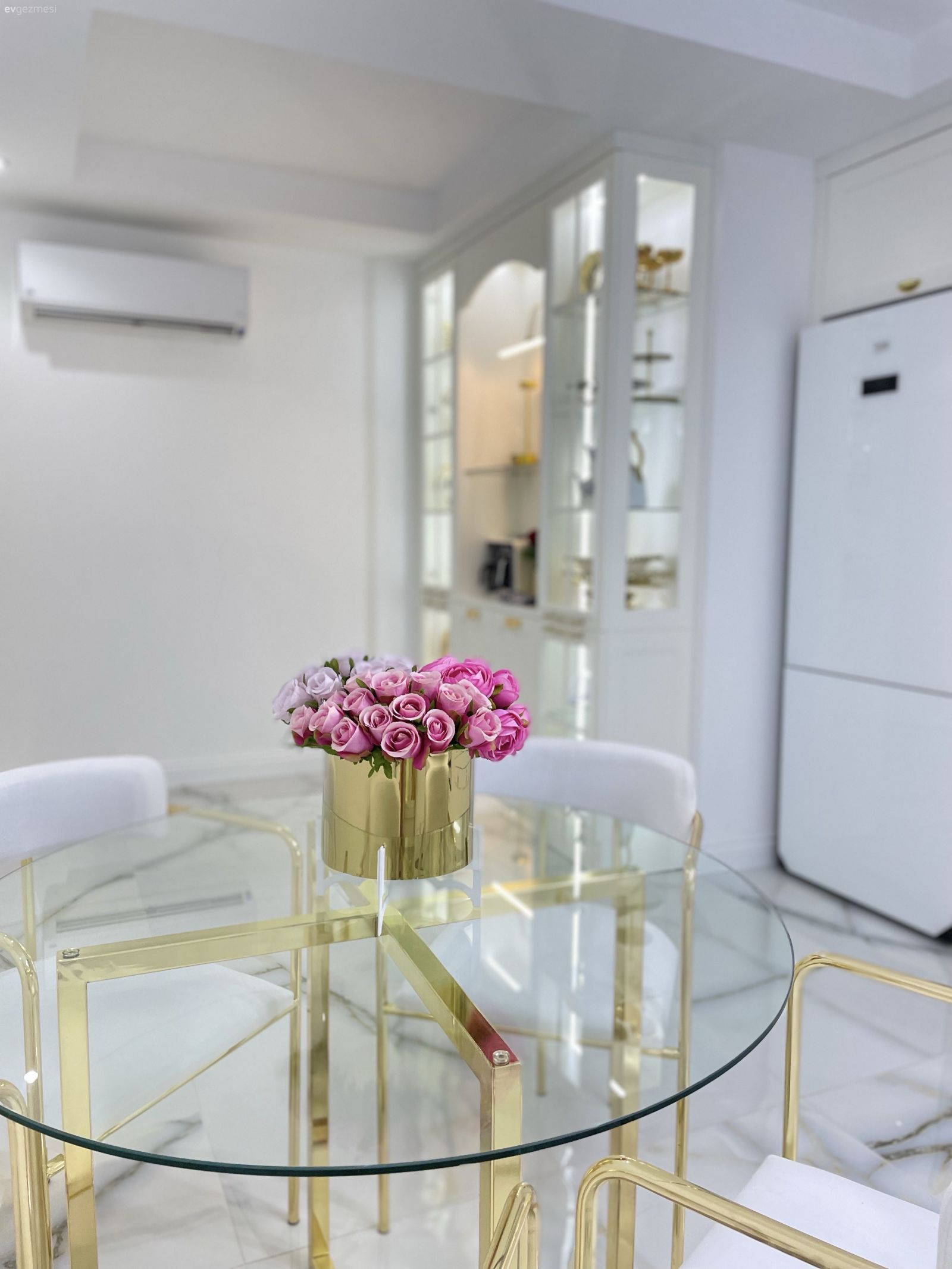 Bu Antalya Mutfağında Modern ve Art Deko El Ele!