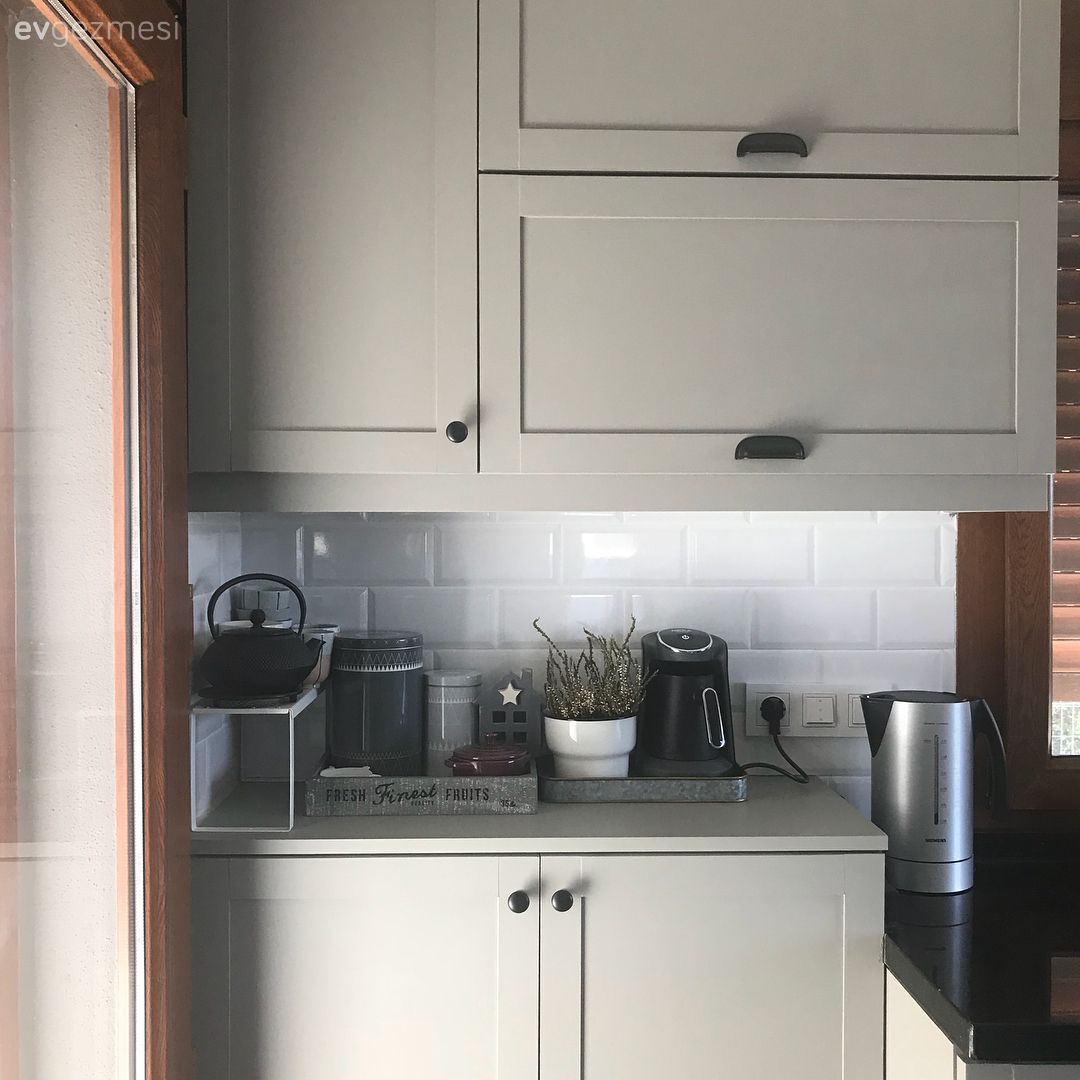 Öncesi & Sonrası: Bu El Emeği ile Dönüşen Mutfak Biraz Modern, Biraz Nostaljik