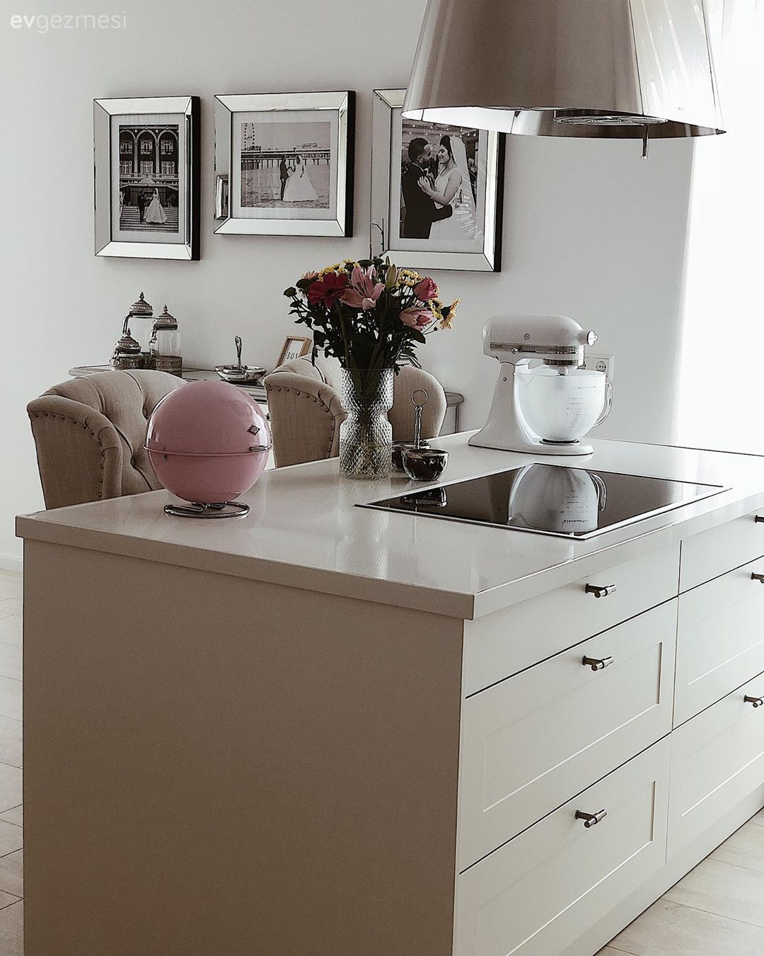 Ev Gezmesi: Konforun Modern ve Rustik Detaylarla Buluşması