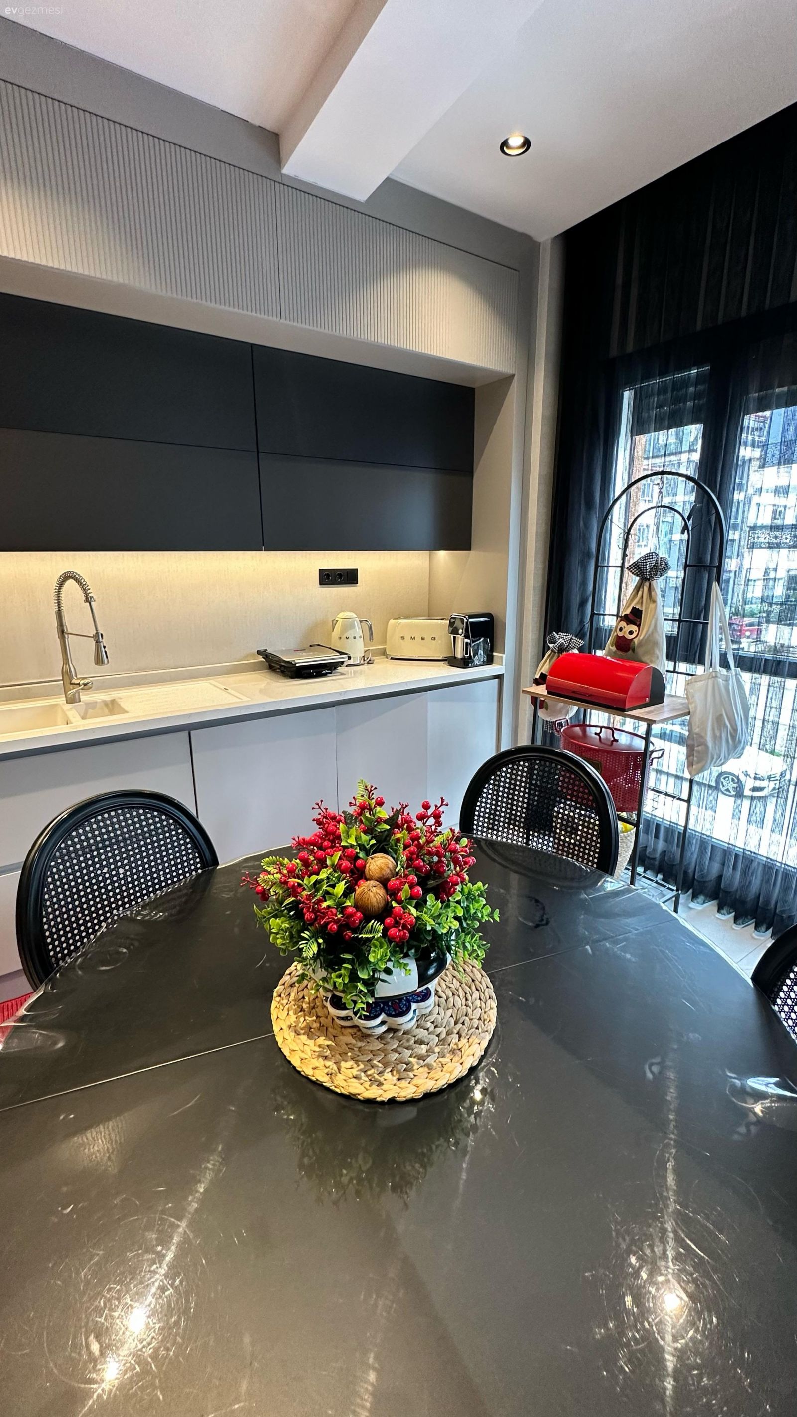 Birbirine Çok Yakışan İki Renkli Mutfak Dolapları