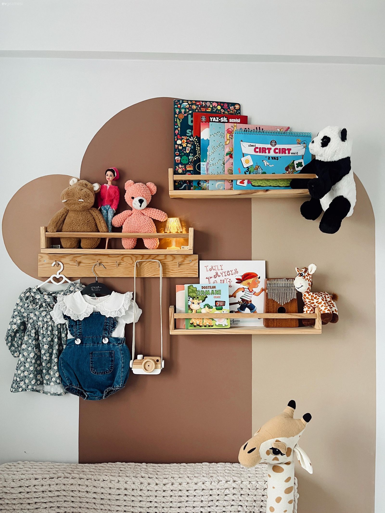 Bu Ankara Evinde Rutini Bozan Sürprizlere Yer Verilmiş