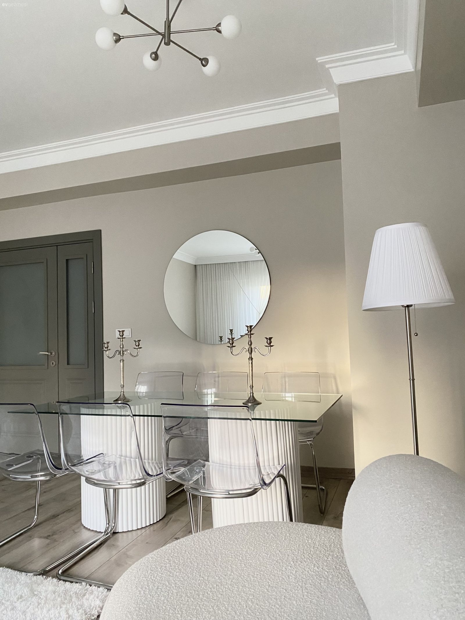 Yuvarlak ayna, Dekoratif ayna, Pleksi, Cam yemek masası, Yemek masası, Dekoratif Objeler, Şamdan, Ev Aksesuar, Avize, Aydınlatma