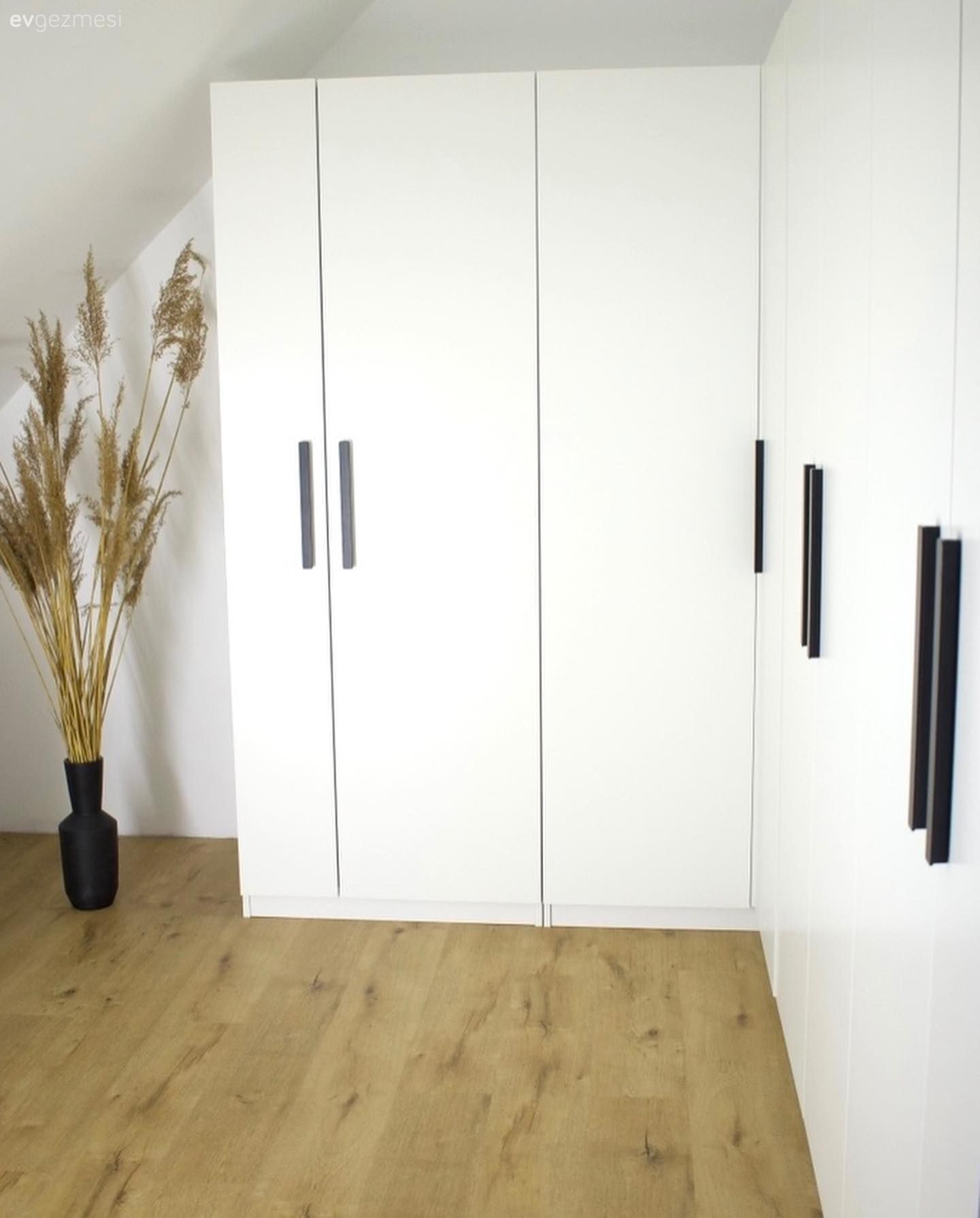 Antre, Vestiyer, Beyaz