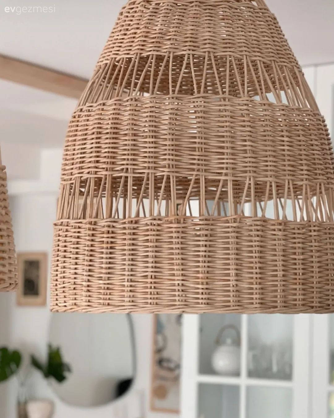 Tezgah Arasından Seslenen Seramikler Bu Mutfağın Cazibe Noktası!