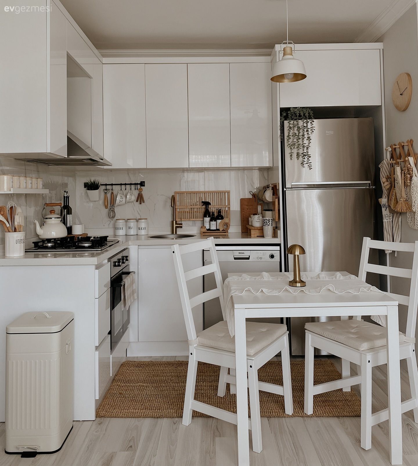 Mutfak, İskandinav, Beyaz, Beyaz mutfak, Amerikan Mutfak, Mutfak tezgahı, Mutfak tezgah arası, Tezgah arası seramik, L-tipi mutfak, Mutfak sandalyesi, Eviye , Mutfak bataryası, Mutfak aksesuarları