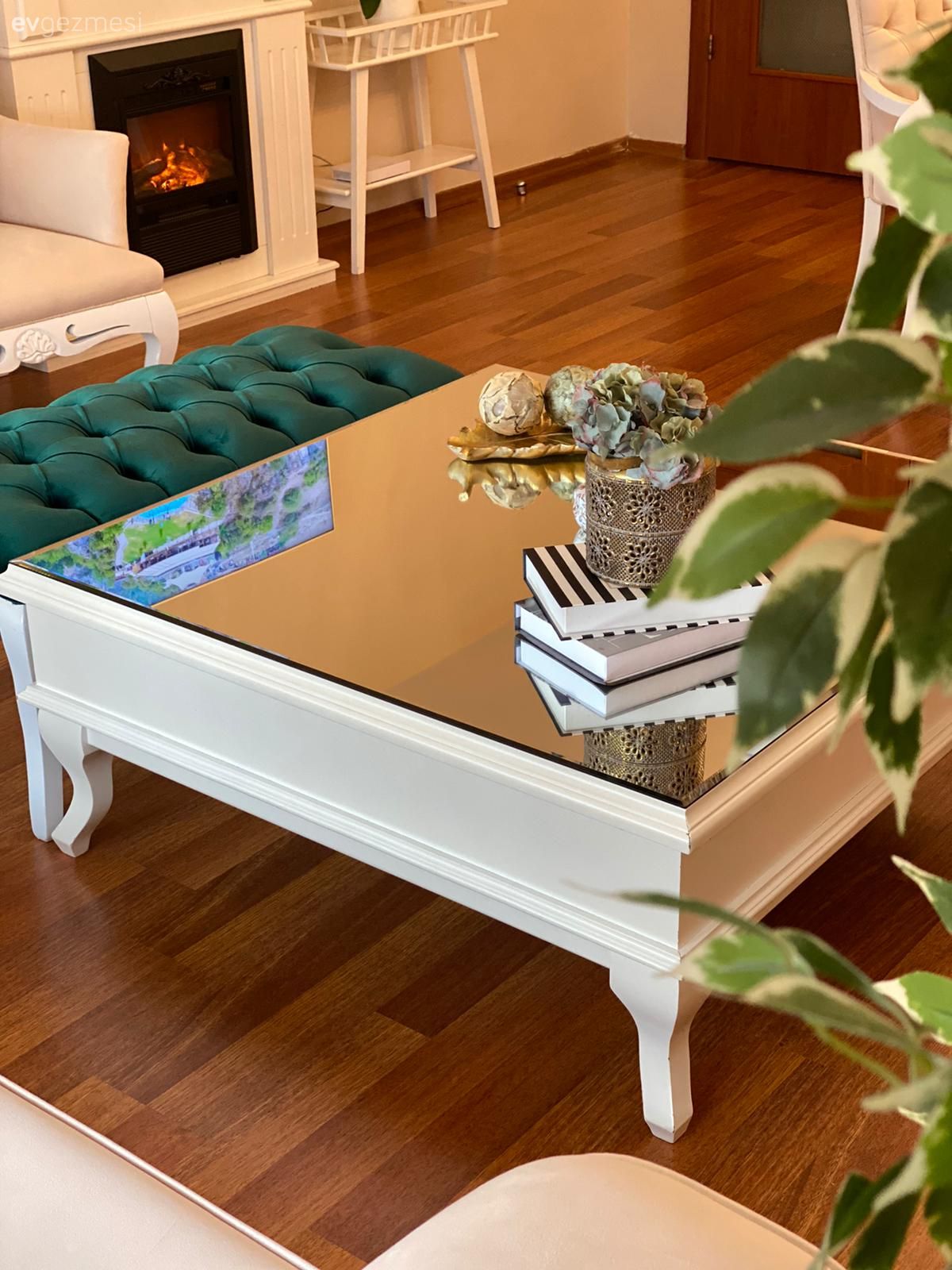 Orta sehpa, Sehpa, Aynalı mobilya, Ayna, Beyaz, Zümrüt yeşili, Kapitone puf, Sehpa üstü aksesuarı, Ev Aksesuar, Şömine, Çiçeklik, Ev bitkisi