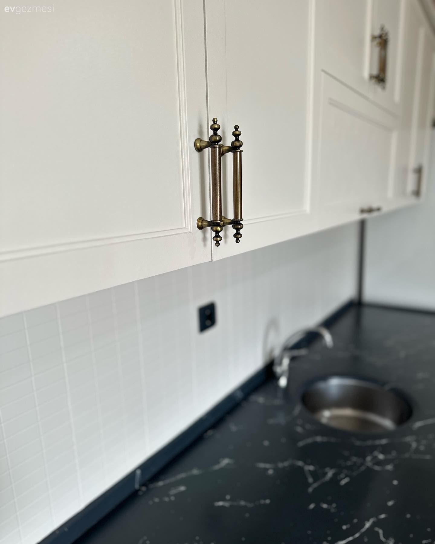 Öncesi&Sonrası: Bilindik Kahve-Krem Mutfak Sonrasında Daha Modern!