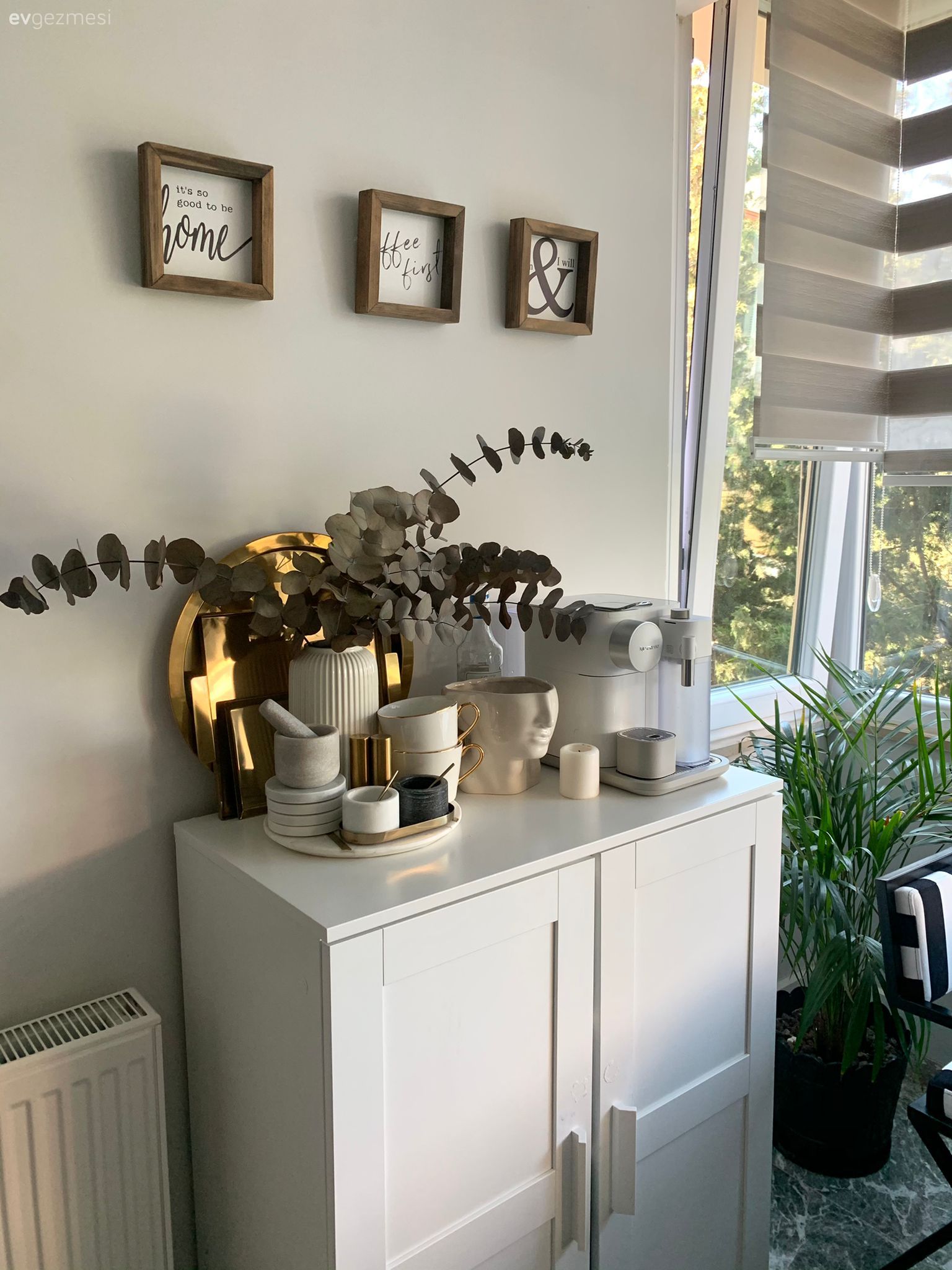 Kahve köşesi, Beyaz, Ekstra mutfak dolabı, Mutfak