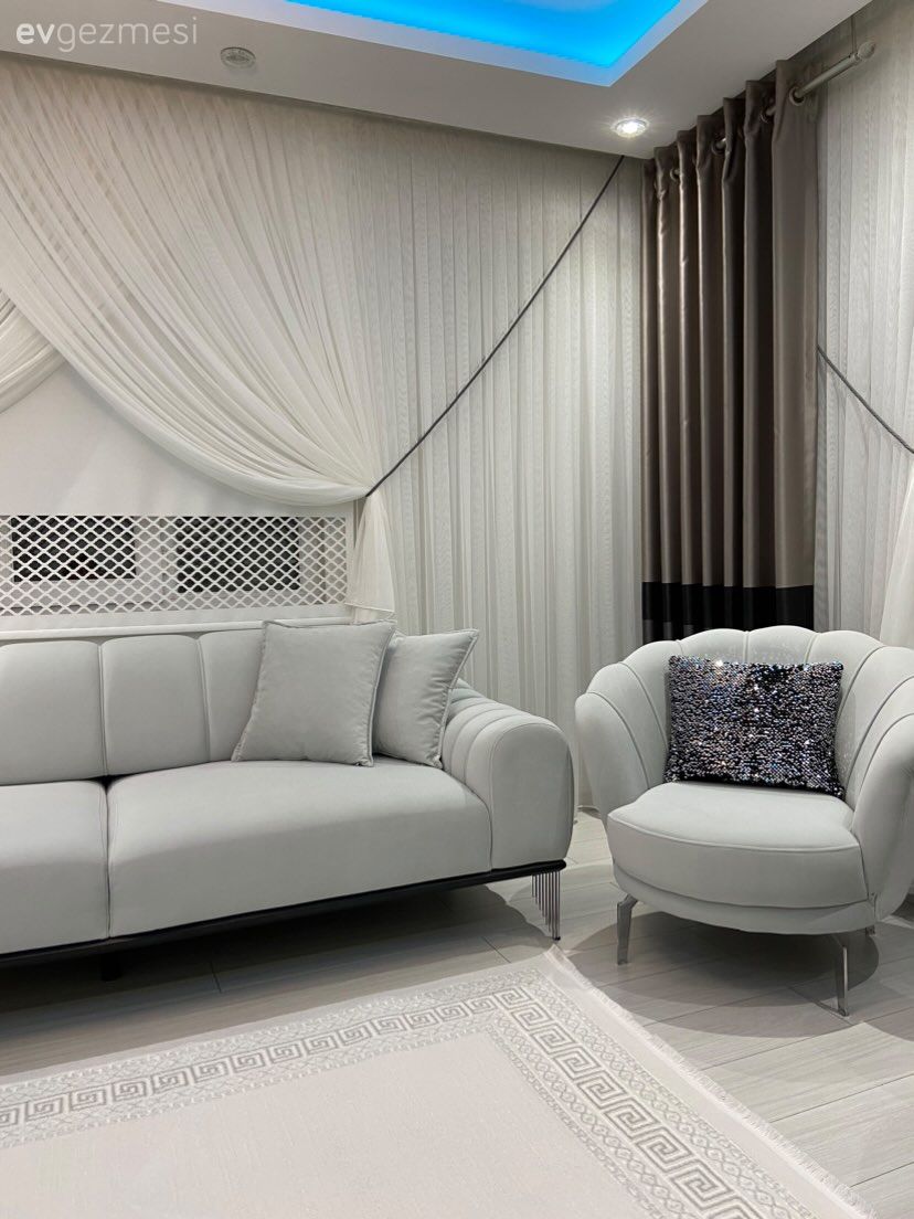 Bej, Beyaz, Fon perde, Perde, Tül perde, Berjer, Halı, Salon halısı, Kırlent, Ev tekstili