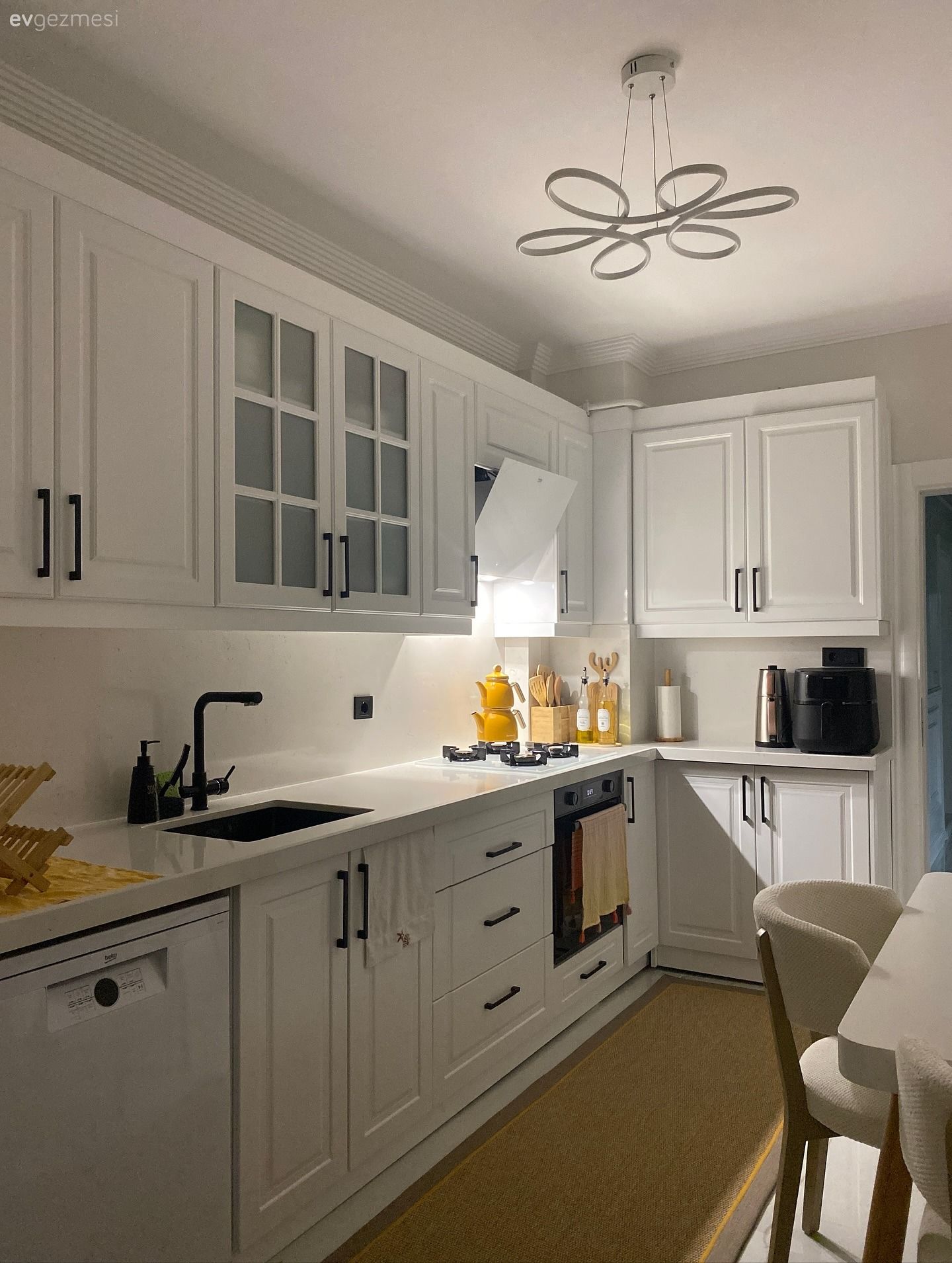 Bu Tokat Evinde Ortamın Keyifli Görünmesi Başlıca Amaç