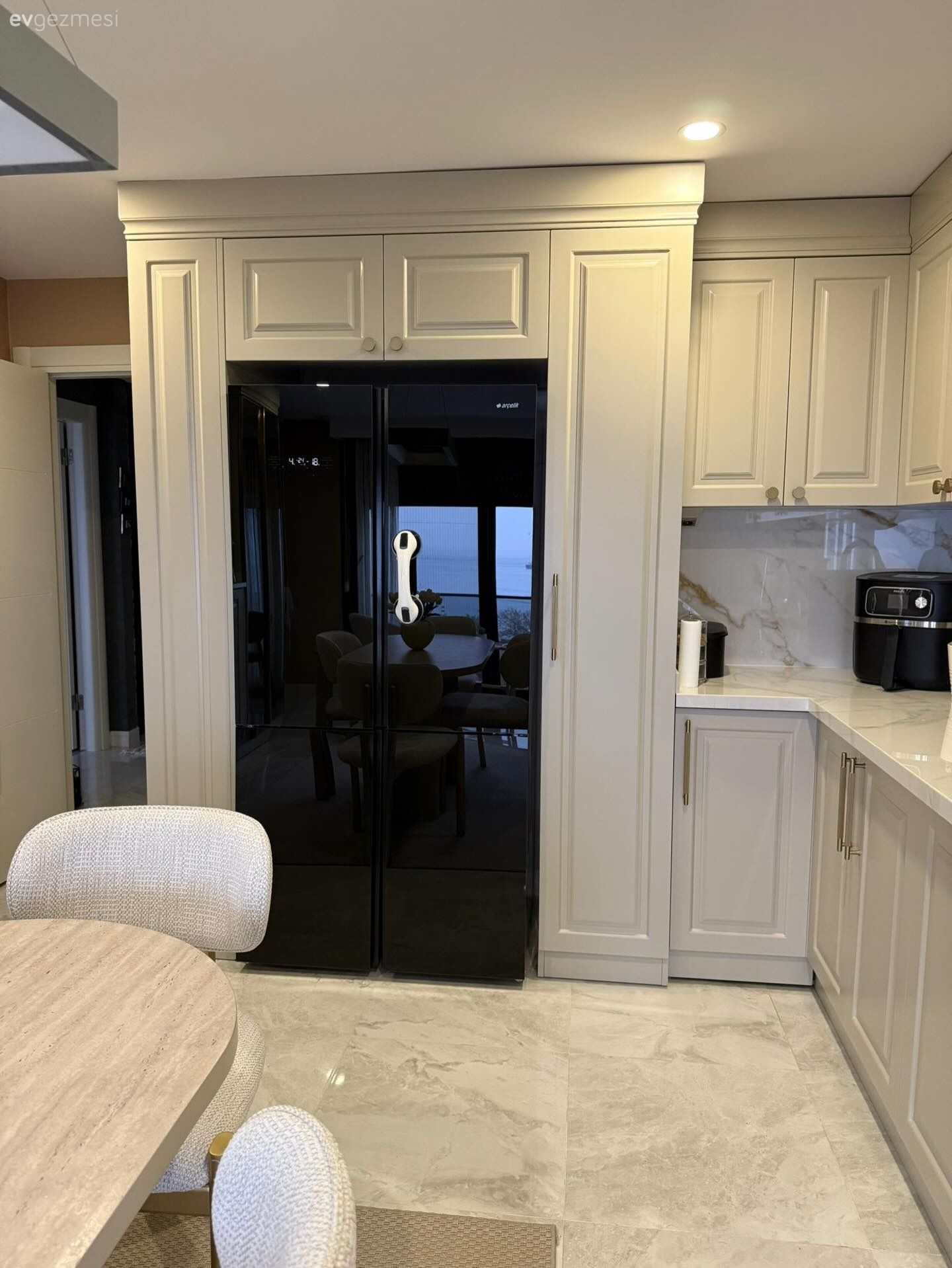 Shaker kapaklı dolaplar, Mutfak, Country, Gri, Bej, Siyah, Porselen tezgah, Mutfak aksesuarları, Mutfak zemin seramikleri