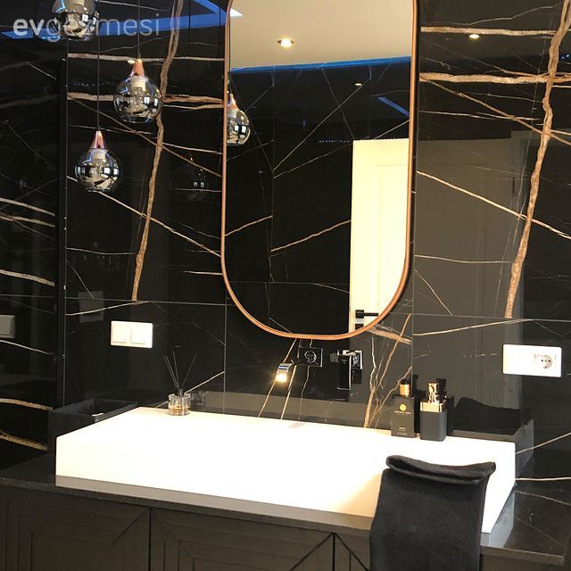 Banyo, Beyaz, Siyah, Banyo seramikleri, Banyo aynası, Banyo dolabı, Banyo paspası, Duşakabin, Banyo aksesuarları, Altın