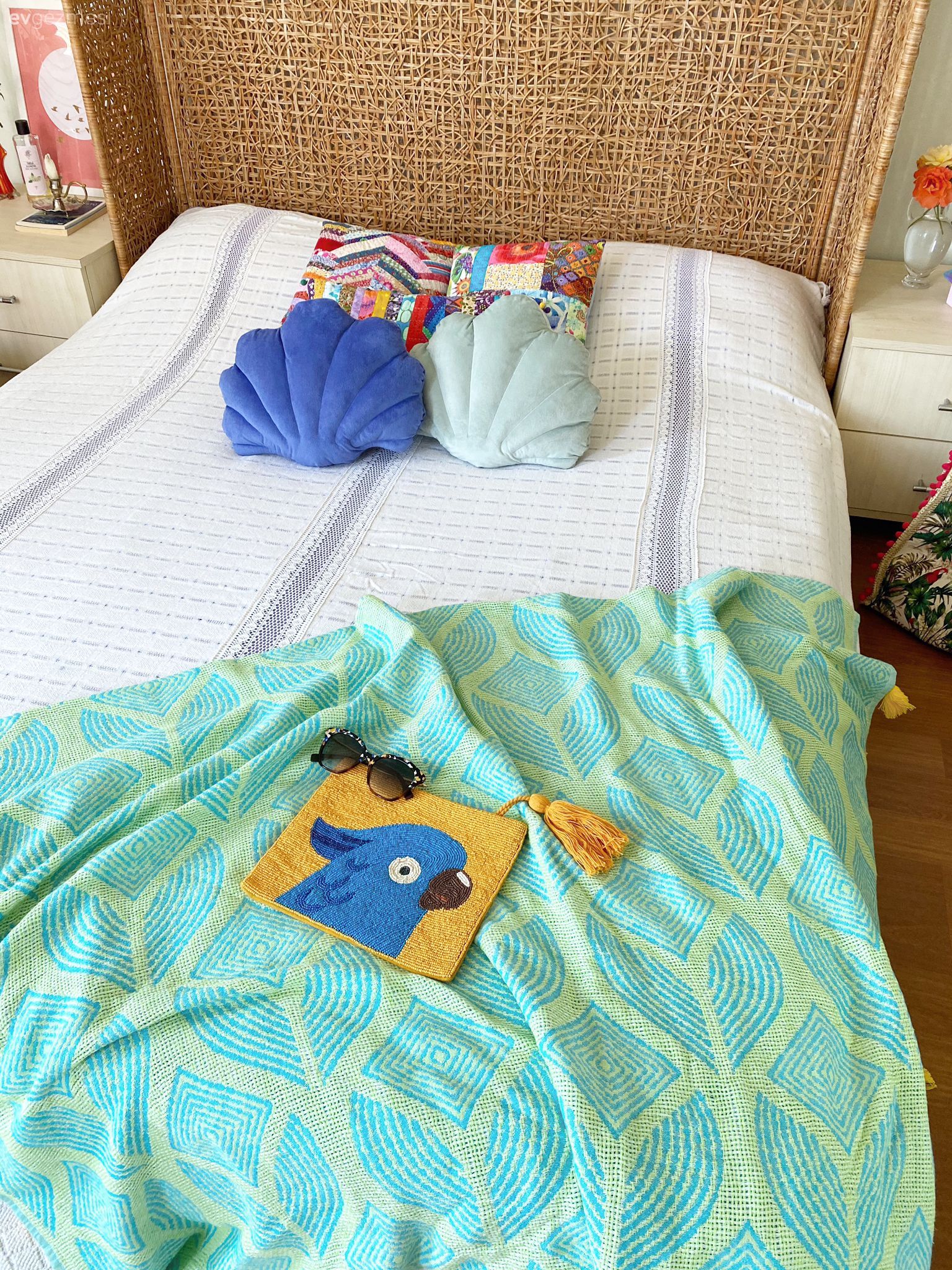 Yatak Odası, Beyaz, Yeşil, Mavi, Hasır, Komodin, Yatak örtüsü, Yatak başlığı