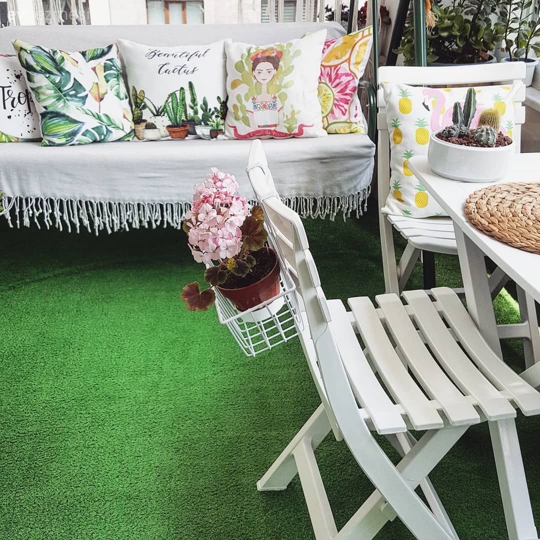 Balkon, Beyaz, Yeşil, Sarı, Çiçekli desen, Desenler, Pembe, Çiçekler, Saksı, Balkon halısı, Sandalye, Balkon masası, Salıncak