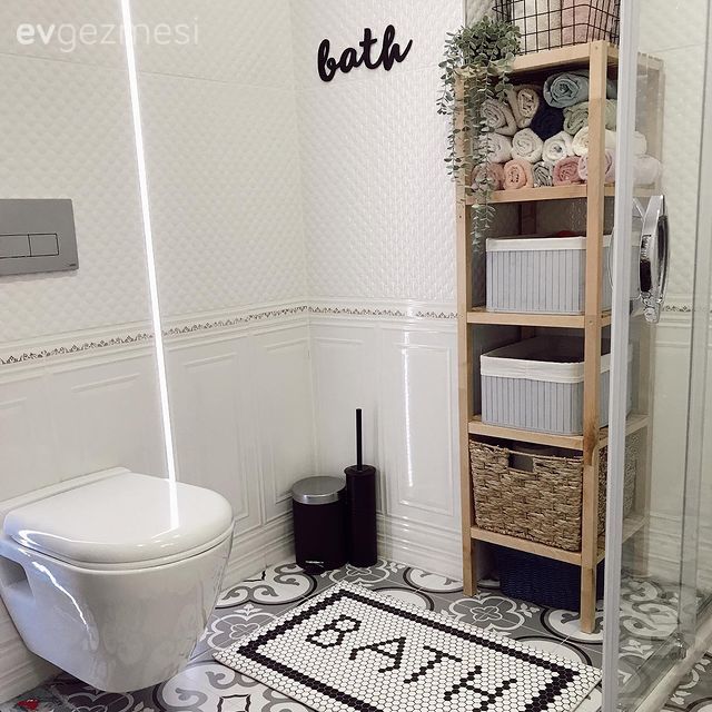 Banyo, Beyaz, Siyah, Banyo rafı, Stencil, Mobilya boyama, Banyo paspası, Banyo seramikleri