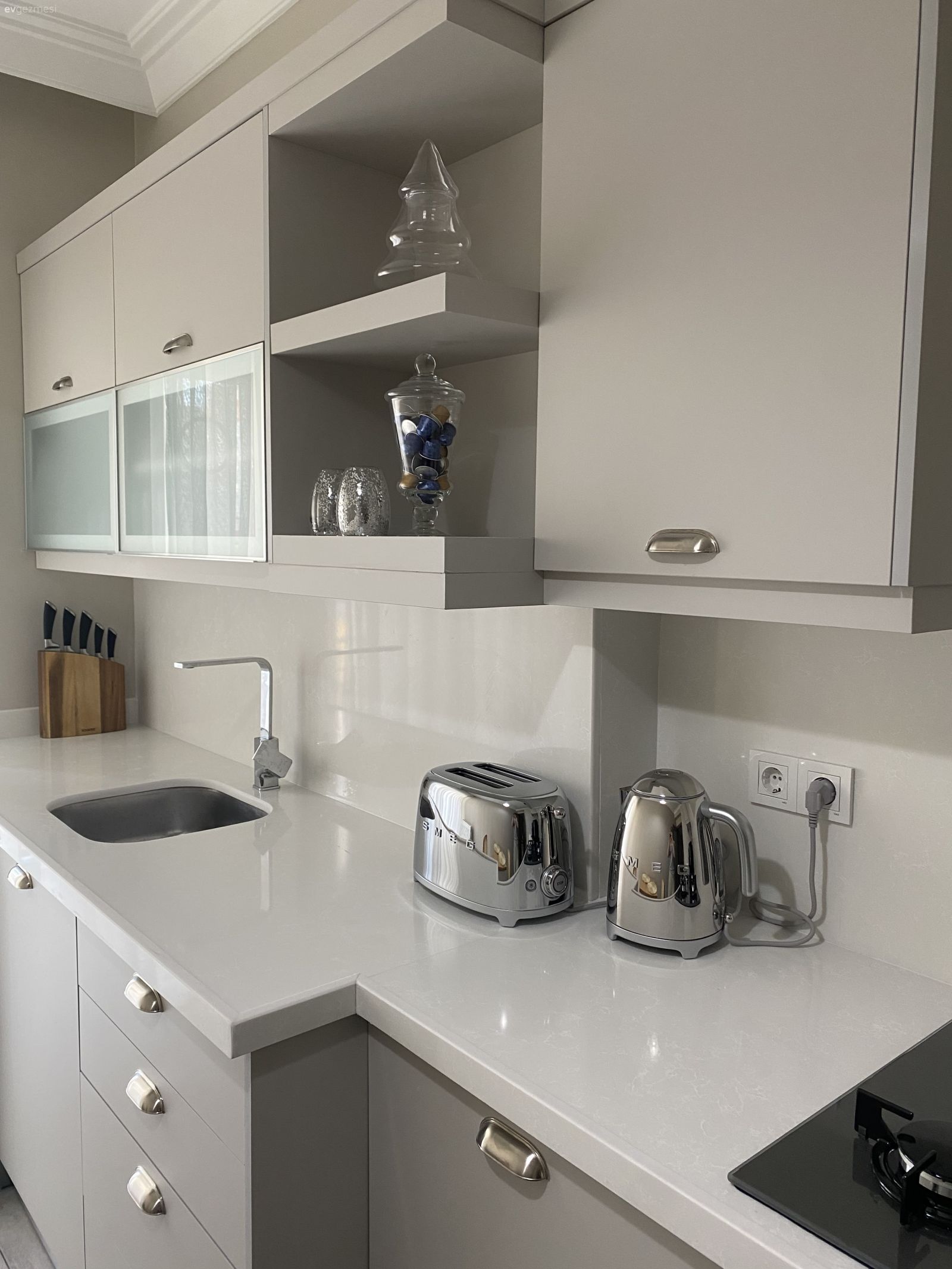 Mutfak, Beyaz, Siyah, Mutfak aksesuarları, Mutfak tezgahı, Ankastre, Bej, Davlumbaz