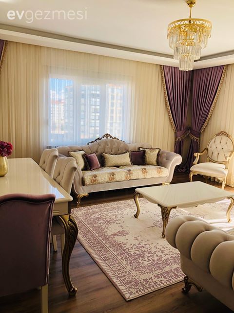 Ev Gezmesi: İddialı Renkleri Seven Şık Bir Ev