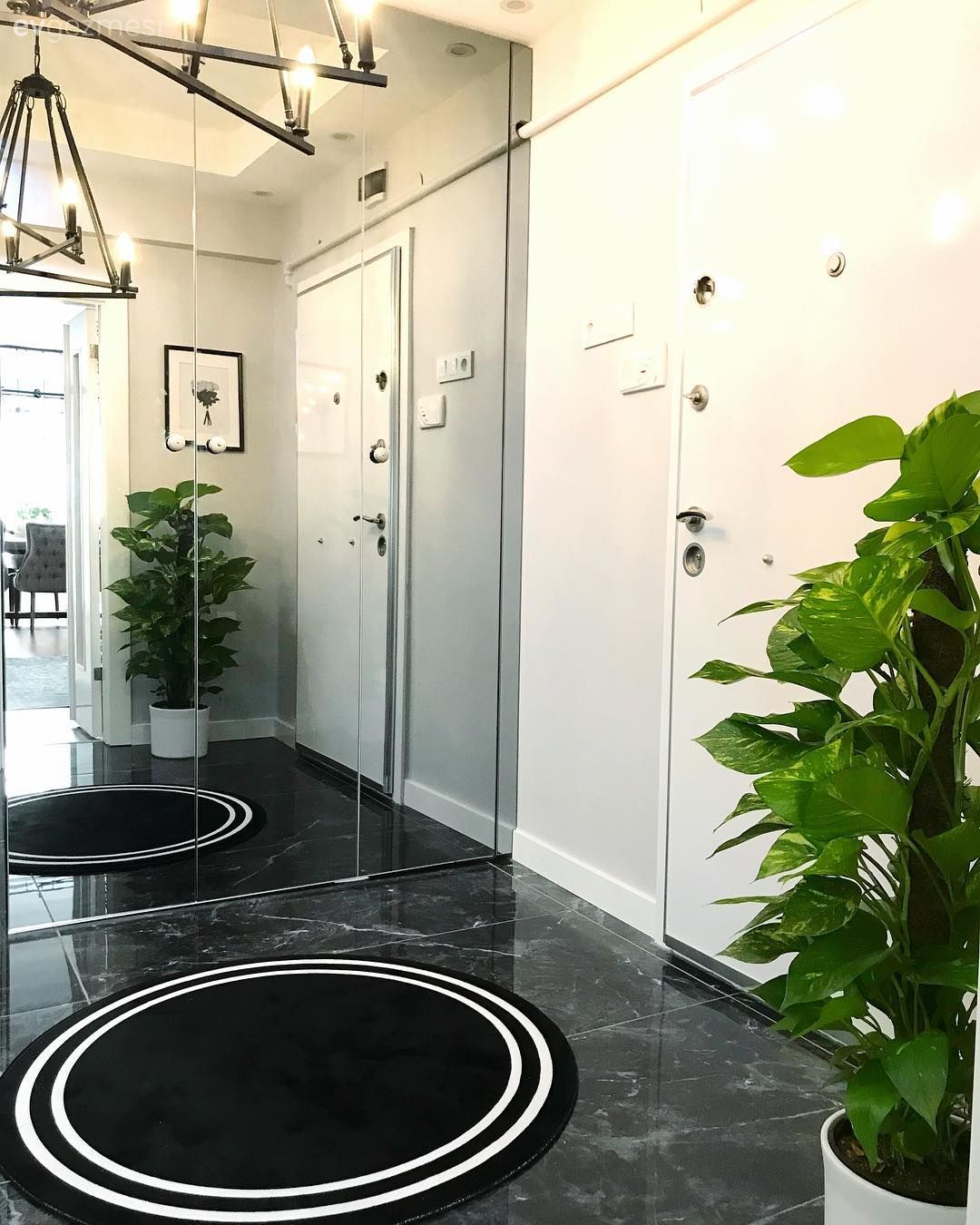 Bu Ev Şıklığı ve Farklı Mutfak Planıyla Bakanı Bir Daha Baktırıyor!