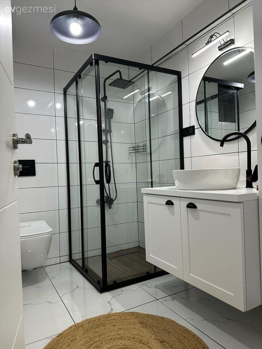 Banyo, Beyaz, Siyah, Banyo dolabı, Duşakabin, Banyo aksesuarları, Banyo seramikleri, Banyo aynası