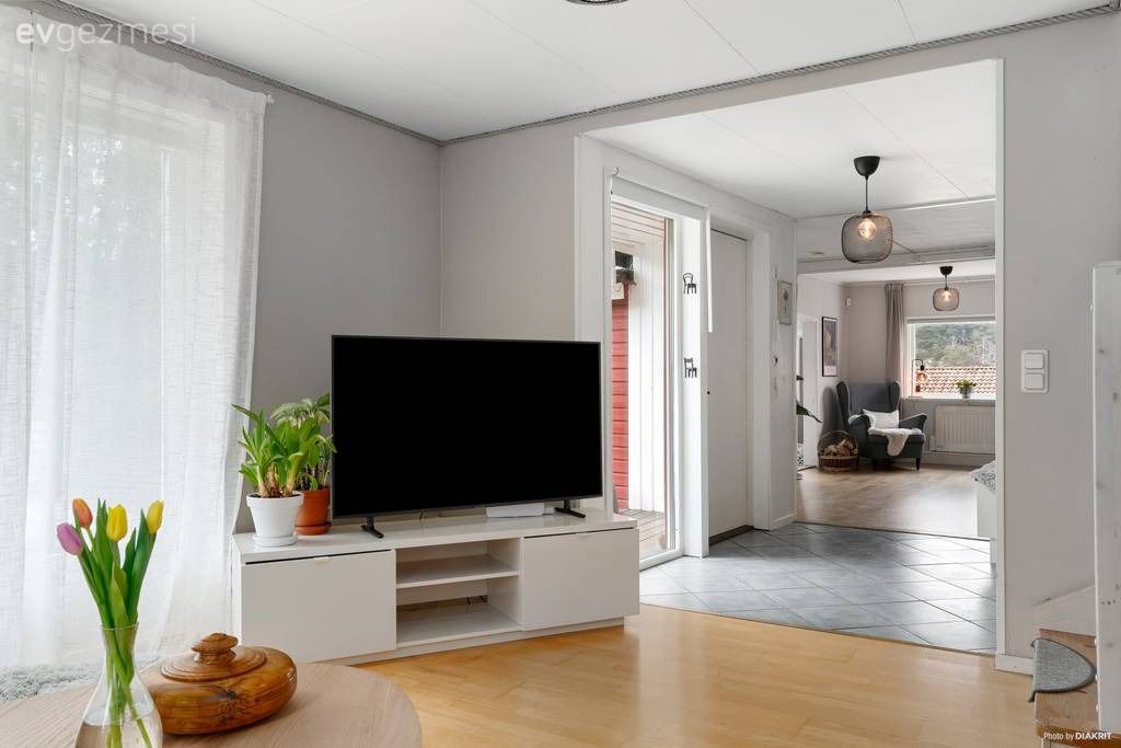 Dışarıdan Bakınca Heybetli Duran Bu İki Katlı Ev Aslında 83 M2