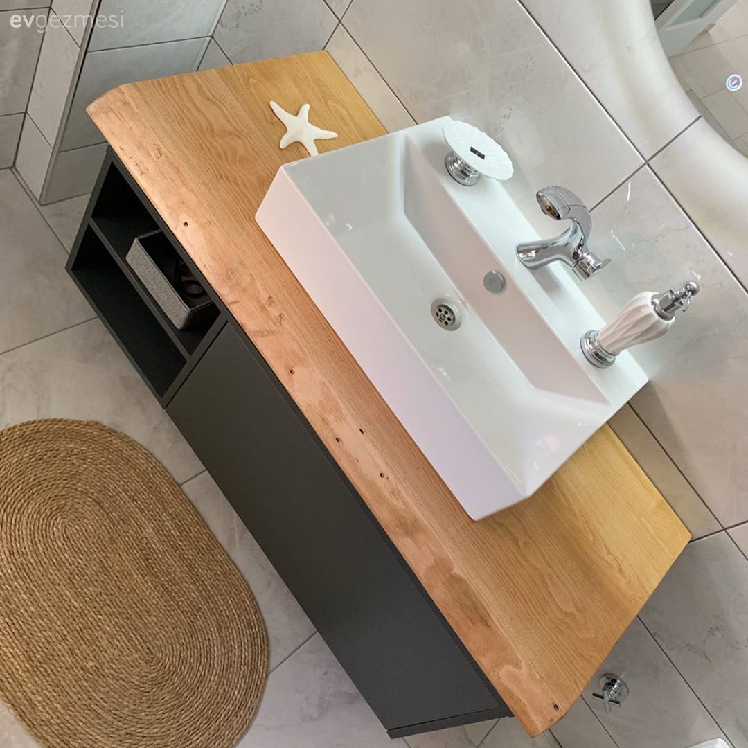 Banyo, Modern banyo, Gri, Beyaz, Banyo dolabı, Banyo aynası, Banyo seramikleri, Banyo paspası