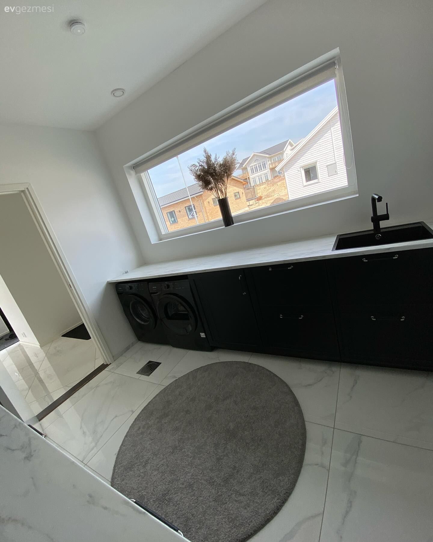 Bu Villada Yanık Turuncunun Sıcaklığı İçin Ayrı Parantez Açılmış!